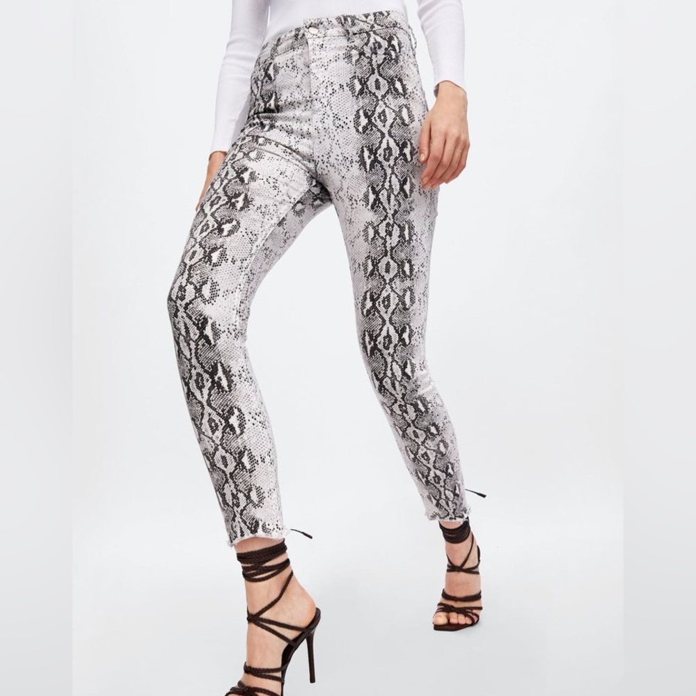 ZARA Pants | USA Size 4 | Stylish & Flattering